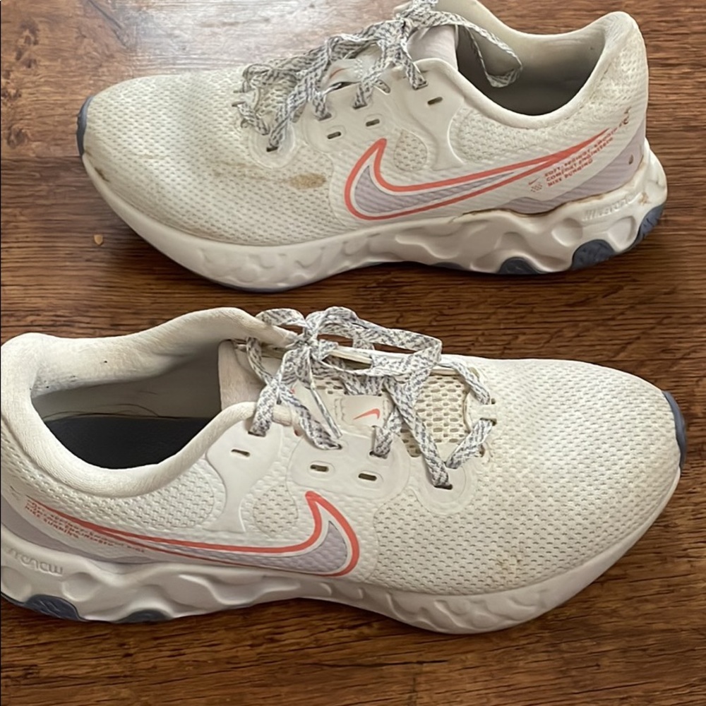 Nike renews size 8